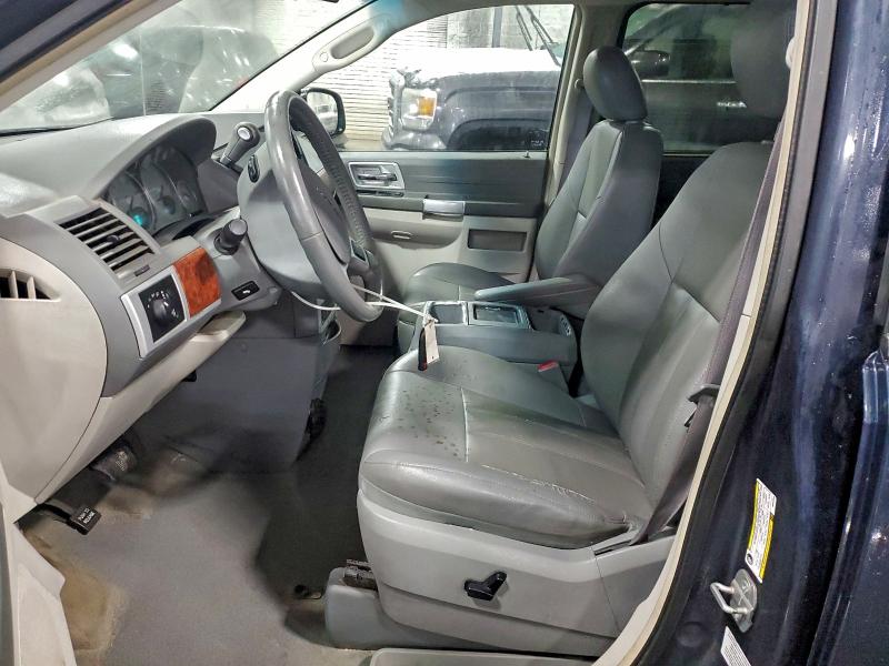 Photo 7 from auction – 2008 CHRYSLER TOWN & COU with VIN 2A8HR54P28R842944