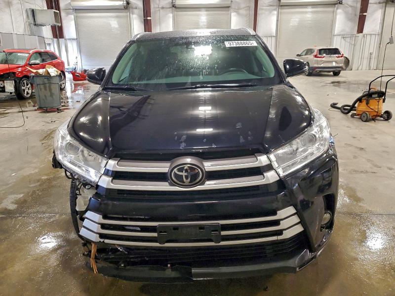 Photo 5 from auction – 2017 TOYOTA HIGHLANDER with VIN 5TDJZRFH7HS507286
