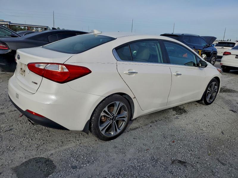 Photo 3 from auction – 2015 KIA FORTE with VIN KNAFZ4A8XF5354032