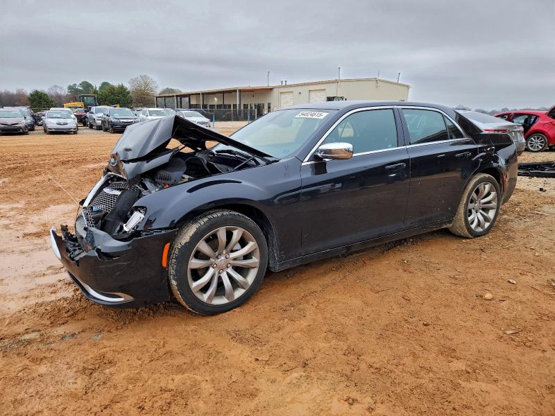 Photo 1 from auction – 2019 CHRYSLER 300 TOURIN with VIN 2C3CCAAG0KH612353