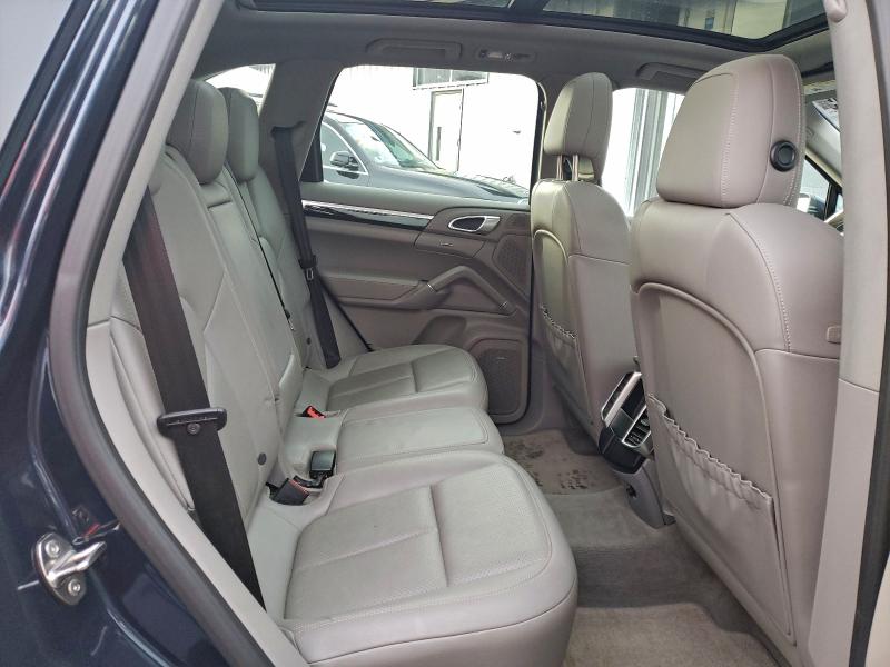 Photo 10 from auction – 2013 PORSCHE CAYENNE with VIN WP1AA2A25DLA10636