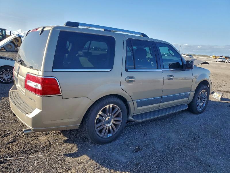 Photo 3 from auction – 2007 LINCOLN NAVIGATOR with VIN 5LMFU275X7LJ24726