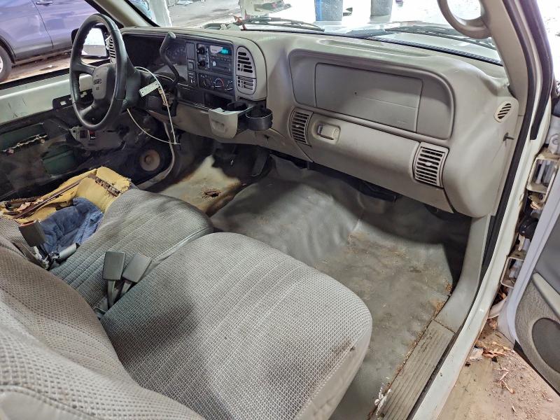 Photo 8 from auction – 1998 GMC SIERRA with VIN 1GTEC19M0WE553476