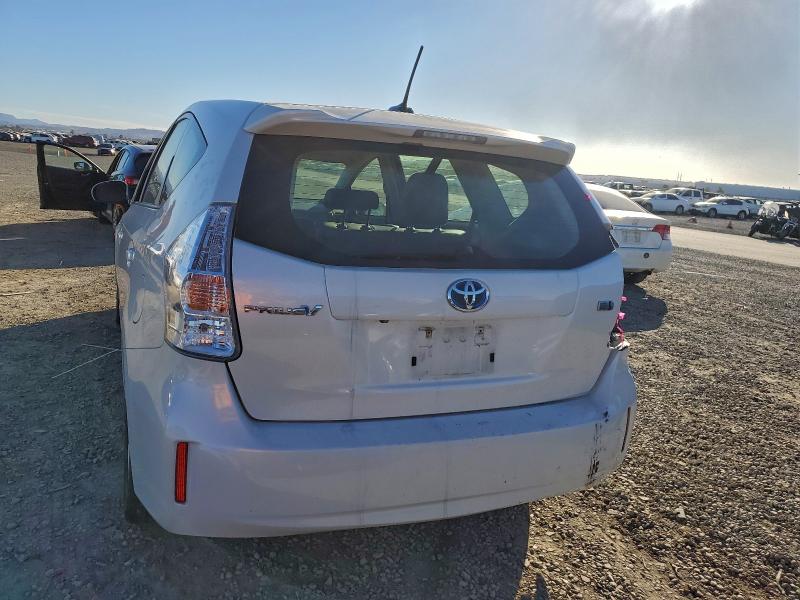 Photo 6 from auction – 2013 TOYOTA PRIUS V with VIN JTDZN3EU7D3207429