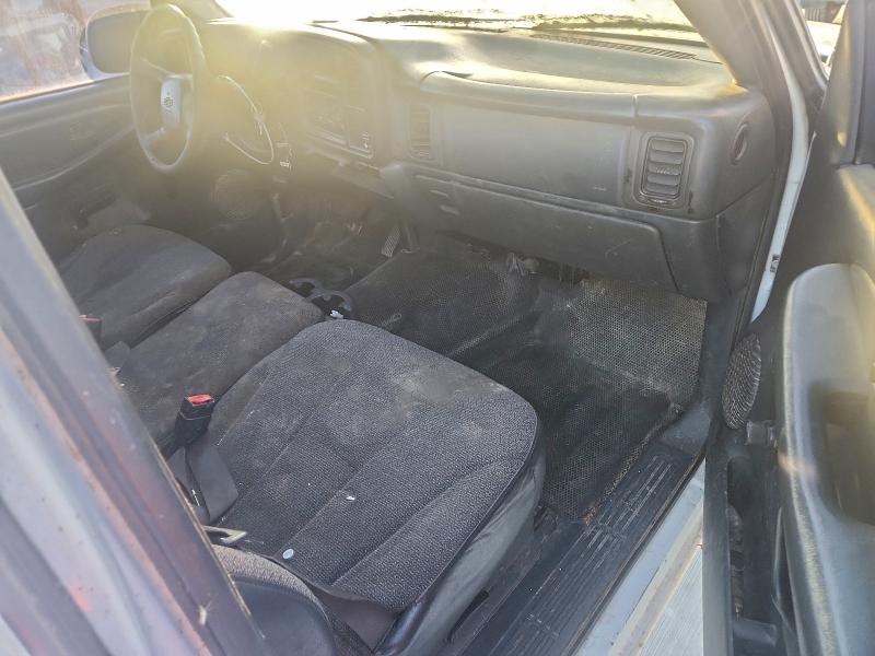 Photo 8 from auction – 2002 CHEVROLET SILVERADO with VIN 1GCGC24U82Z272101