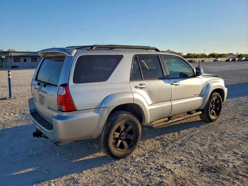 Photo 3 from auction – 2007 TOYOTA 4RUNNER SR with VIN JTEZU14RX70083744