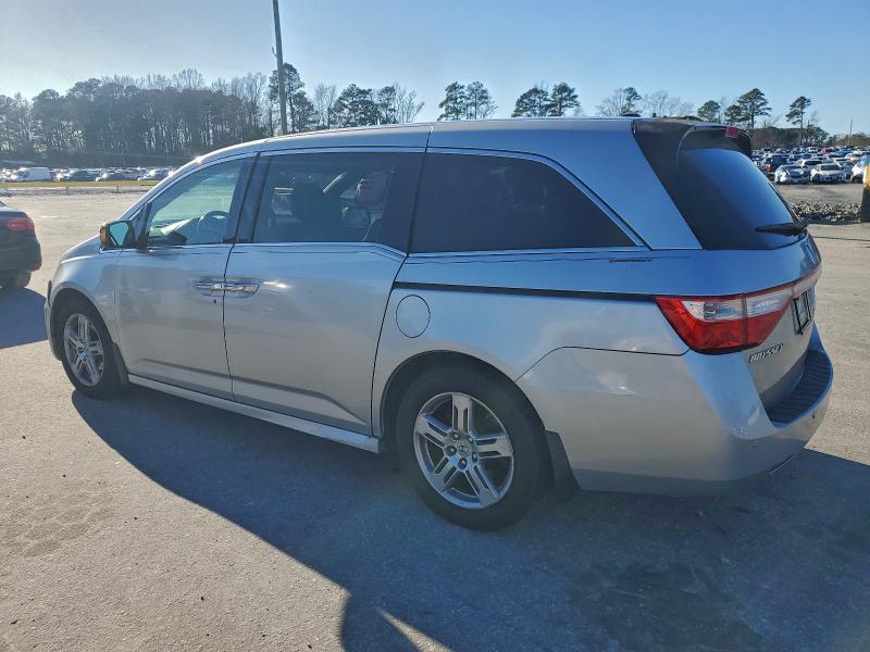 Photo 2 from auction – 2012 HONDA ODYSSEY TO with VIN 5FNRL5H99CB095260