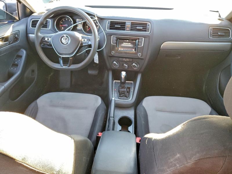 Photo 8 from auction – 2017 VOLKSWAGEN JETTA S with VIN 3VW2B7AJ6HM228710