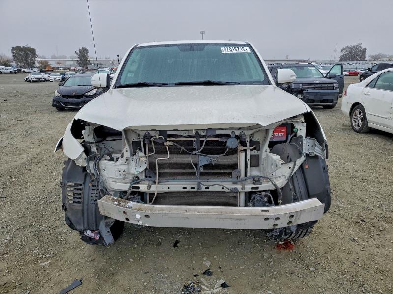 Photo 5 from auction – 2010 TOYOTA 4RUNNER SR with VIN JTEBU5JR2A5028924