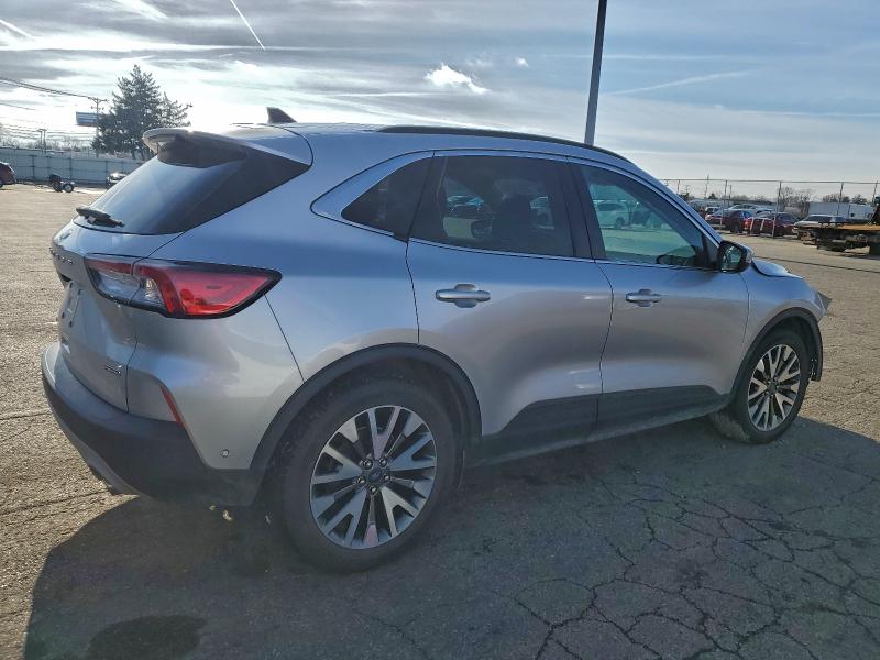 Photo 3 from auction – 2020 FORD ESCAPE TIT with VIN 1FMCU9DZXLUA73304