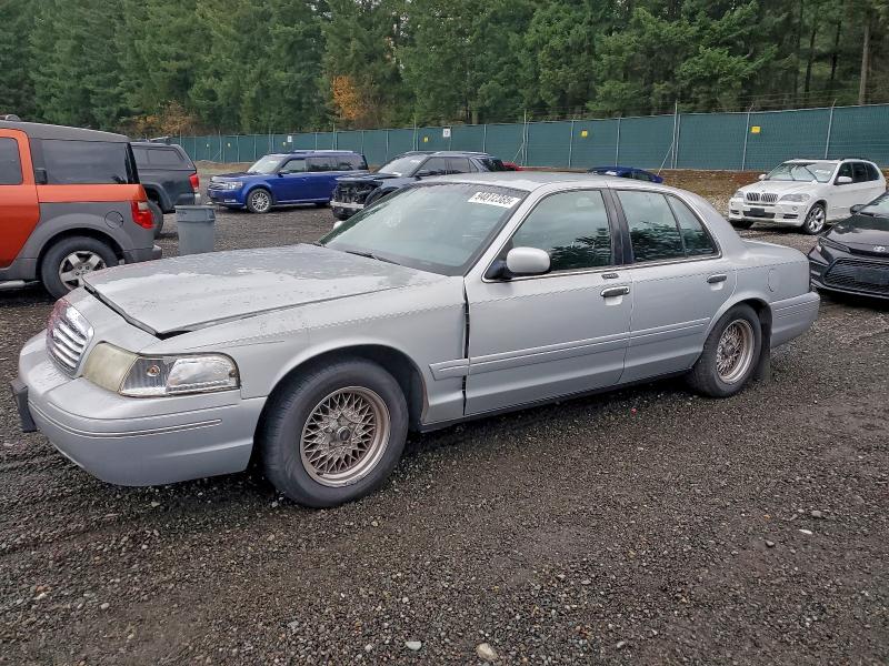 FORD CROWN VICT 2001 with VIN 2FAFP74W51X165564 - Photo from auction