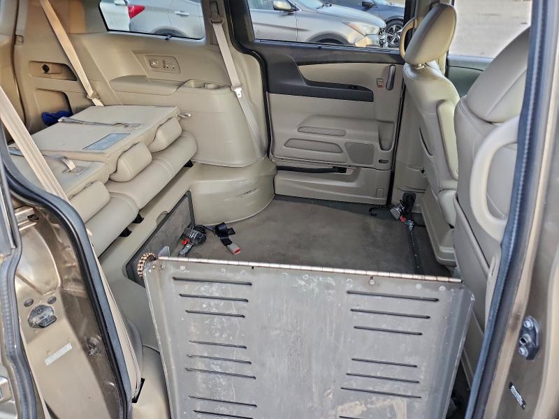 Photo 11 from auction – 2012 HONDA ODYSSEY TO with VIN 5FNRL5H95CB004484