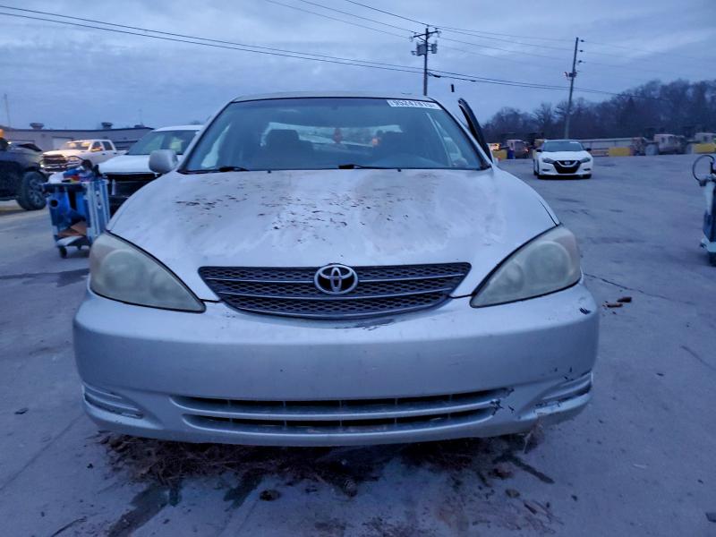 Photo 5 from auction – 2004 TOYOTA CAMRY LE with VIN JTDBE32K940252328