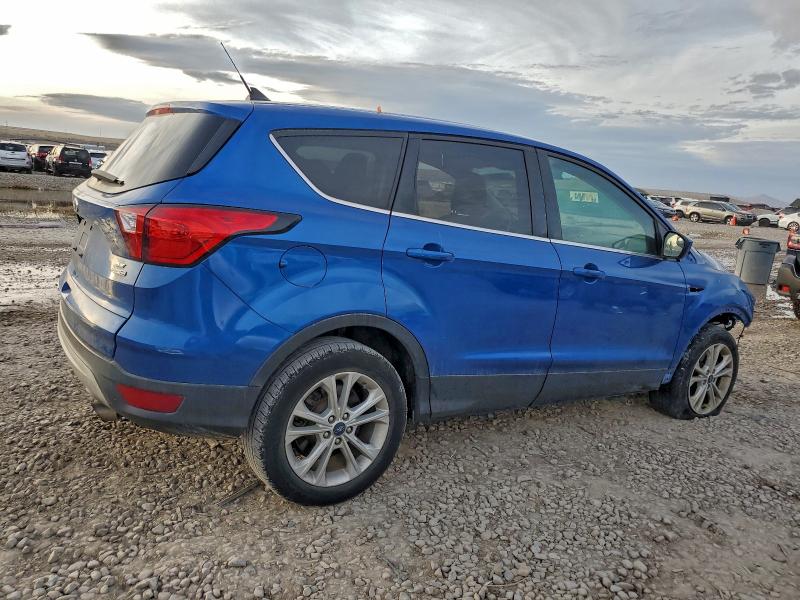 Photo 3 from auction – 2019 FORD ESCAPE with VIN 1FMCU9GD5KUC53952