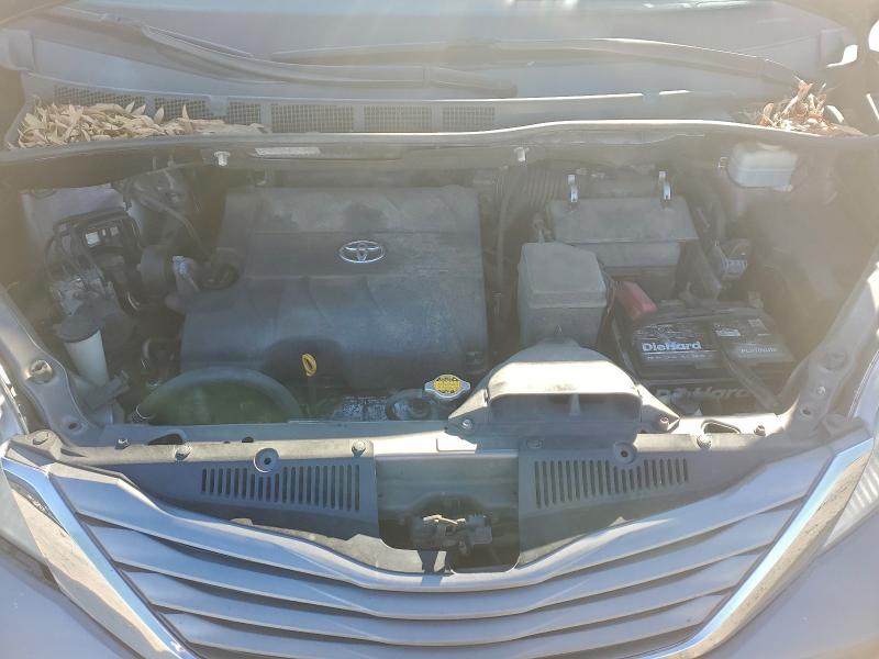 Photo 12 from auction – 2012 TOYOTA SIENNA XLE with VIN 5TDYK3DC8CS241714