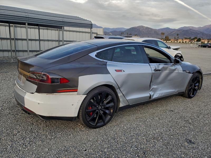 Photo 3 from auction – 2015 TESLA MODEL S with VIN 5YJSA1H1XFFP77949
