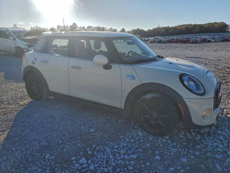 Photo 4 from auction – 2016 MINI COOPER S with VIN WMWXU3C54G2D29214