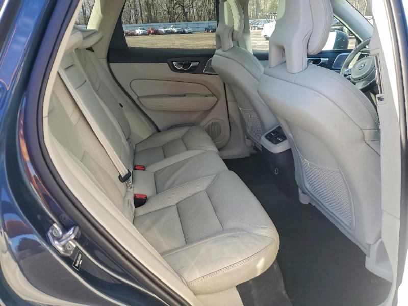 Photo 11 from auction – 2018 VOLVO XC60 T6 IN with VIN YV4A22RL6J1030619