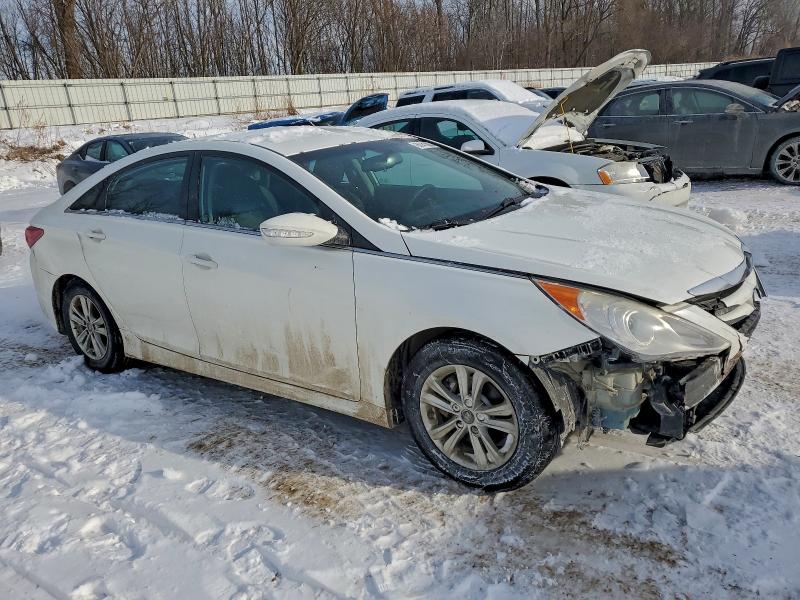 Photo 4 from auction – 2014 HYUNDAI SONATA GLS with VIN 5NPEB4AC6EH876338