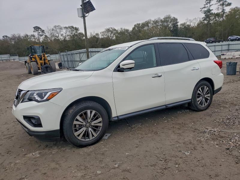 NISSAN PATHFINDER 2017 with VIN 5N1DR2MN0HC671618 - Photo from auction