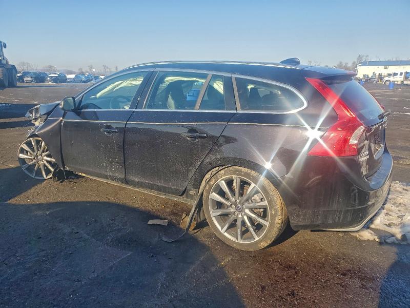 Photo 2 from auction – 2015 VOLVO V60 PREMIE with VIN YV140MEB2F1187211
