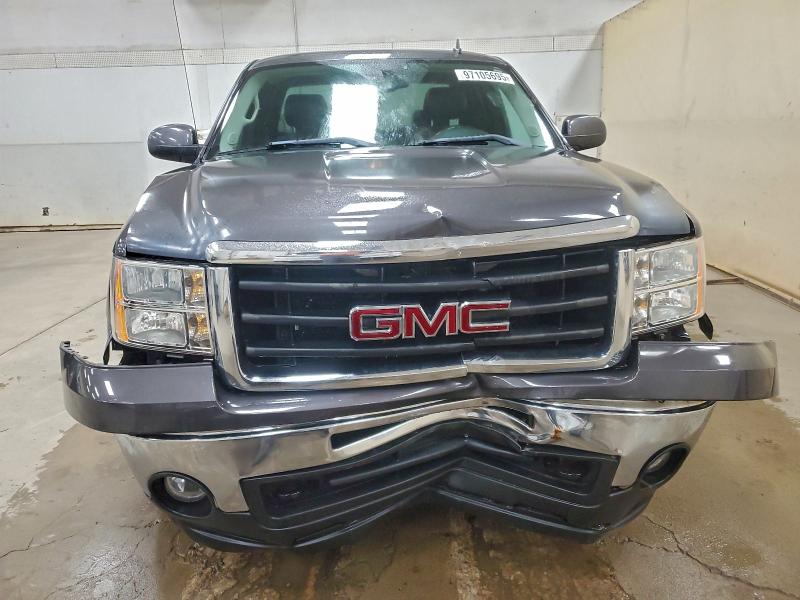 Photo 5 from auction – 2010 GMC SIERRA K15 with VIN 1GTSKWE37AZ195276