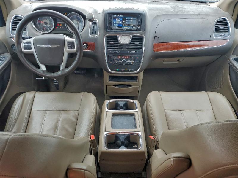 Photo 8 from auction – 2016 CHRYSLER TOWN & COU with VIN 2C4RC1BG2GR199289