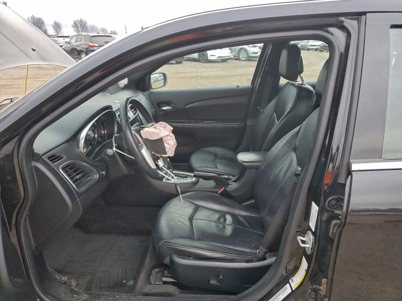 Photo 7 from auction – 2012 CHRYSLER 200 LIMITE with VIN 1C3CCBCG2CN240283