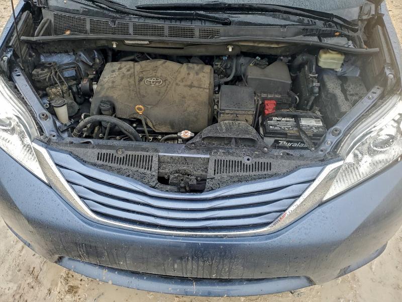 Photo 12 from auction – 2017 TOYOTA SIENNA with VIN 5TDKZ3DCXHS864504