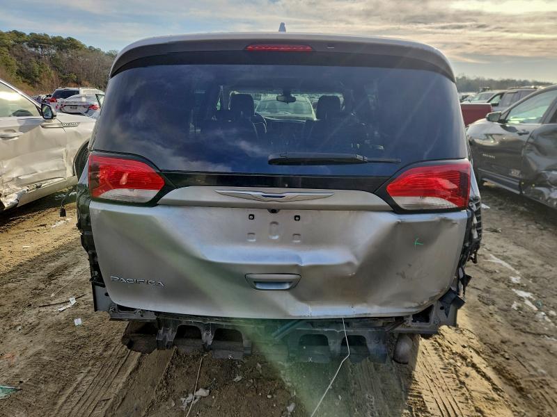 Photo 6 from auction – 2017 CHRYSLER PACIFICA T with VIN 2C4RC1BG9HR524862