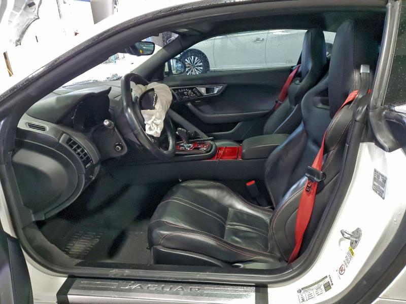 Photo 7 from auction – 2016 JAGUAR F-TYPE with VIN SAJWA6AT5G8K29404