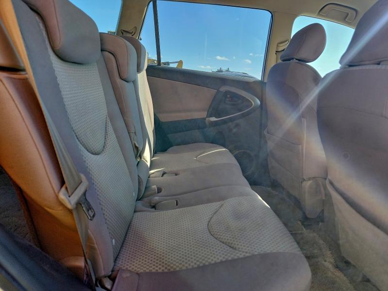 Photo 11 from auction – 2006 TOYOTA RAV4 with VIN JTMZD33V866002475