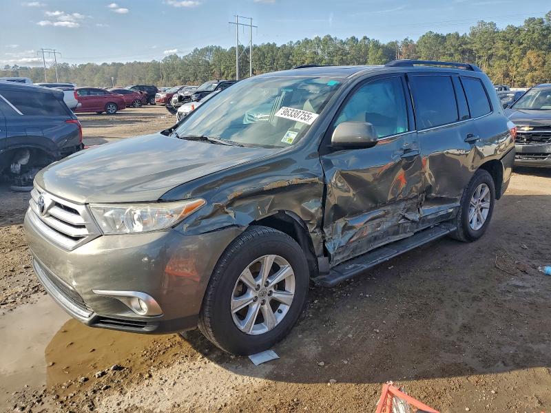 TOYOTA HIGHLANDER 2011 with VIN 5TDZK3EH2BS026276 - Photo from auction