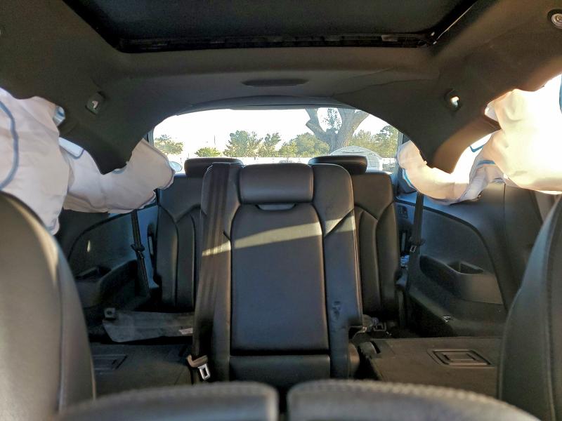 Photo 10 from auction – 2019 AUDI Q7 PREMIUM with VIN WA1AHAF77KD027645