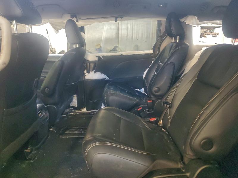 Photo 11 from auction – 2017 TOYOTA SIENNA SE with VIN 5TDXZ3DC8HS788464