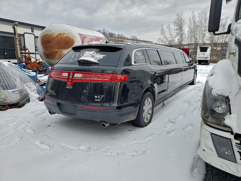 Photo 3 from auction – 2018 LINCOLN MKT with VIN 2L1MJ5LT4JBL01207