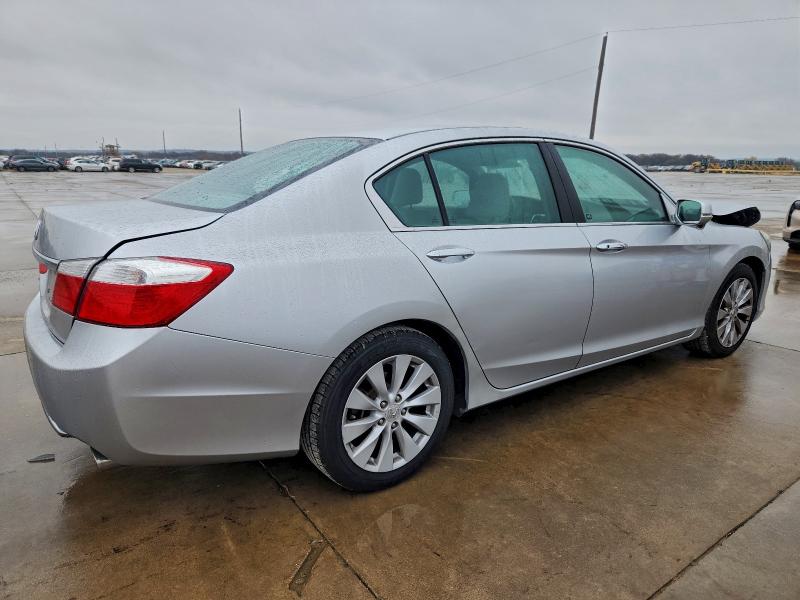 Photo 3 from auction – 2013 HONDA ACCORD EX with VIN 1HGCR2F70DA119672
