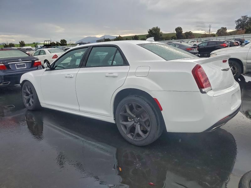 Photo 2 from auction – 2022 CHRYSLER 300 with VIN 2C3CCABT6NH193683