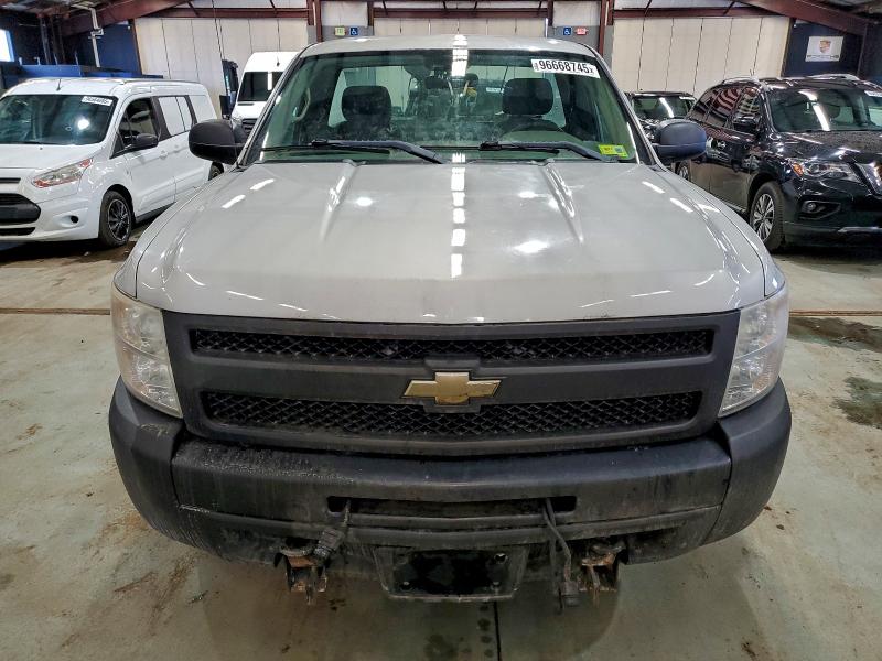 Photo 5 from auction – 2011 CHEVROLET SILVERADO with VIN 1GCNKPE09BZ381864
