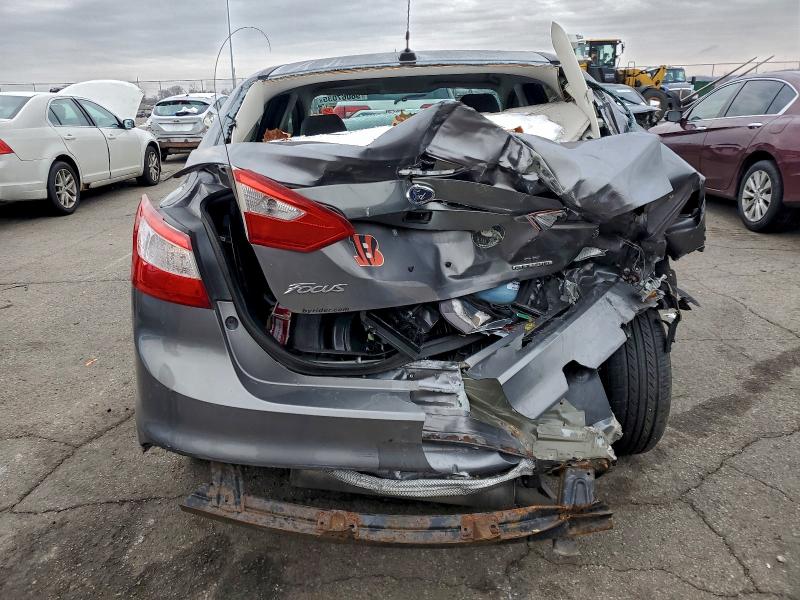 Photo 6 from auction – 2014 FORD FOCUS with VIN 1FADP3F22EL165986