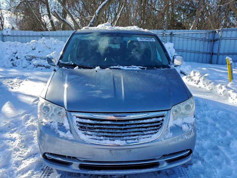 Photo 5 from auction – 2015 CHRYSLER TOWN & COU with VIN 2C4RC1GG0FR532869