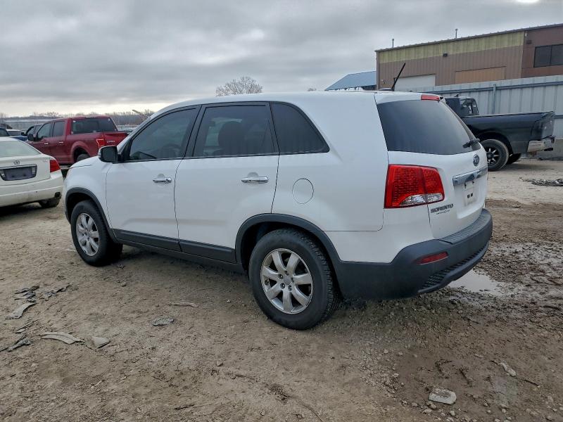 Photo 2 from auction – 2013 KIA SORENTO LX with VIN 5XYKT3A16DG356686