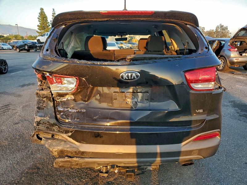 Photo 6 from auction – 2016 KIA SORENTO LX with VIN 5XYPG4A56GG153207