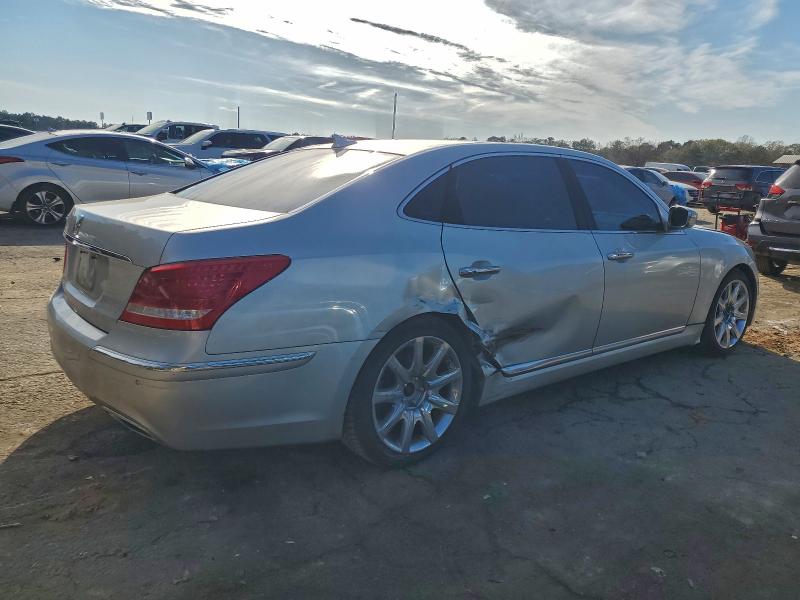 Photo 3 from auction – 2011 HYUNDAI EQUUS with VIN KMHGH4JF2BU029976