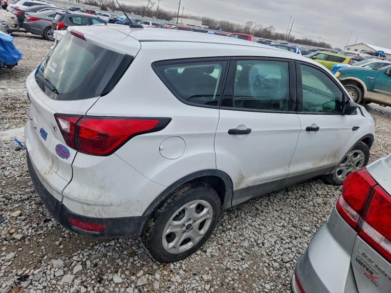 Photo 3 from auction – 2019 FORD ESCAPE S with VIN 1FMCU0F77KUC04663