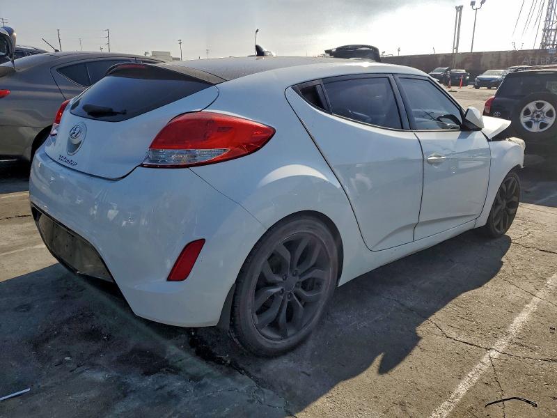 Photo 3 from auction – 2013 HYUNDAI VELOSTER with VIN KMHTC6AD0DU142240