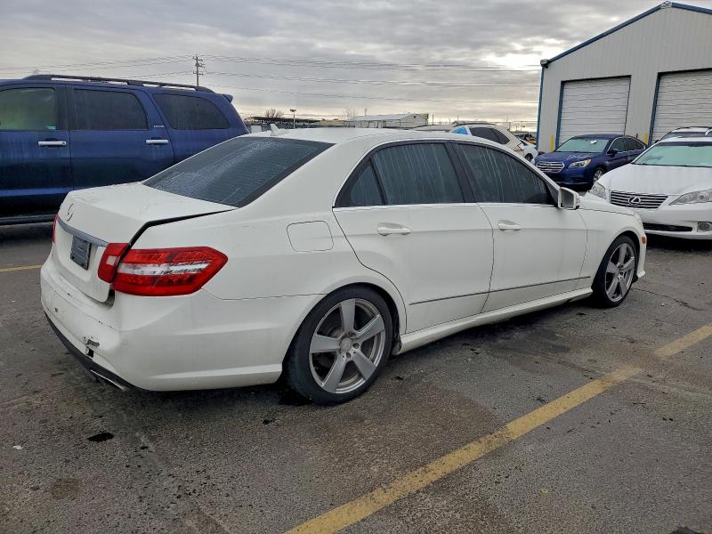 Photo 3 from auction – 2011 MERCEDES-BENZ E with VIN WDDHF5GB0BA323151