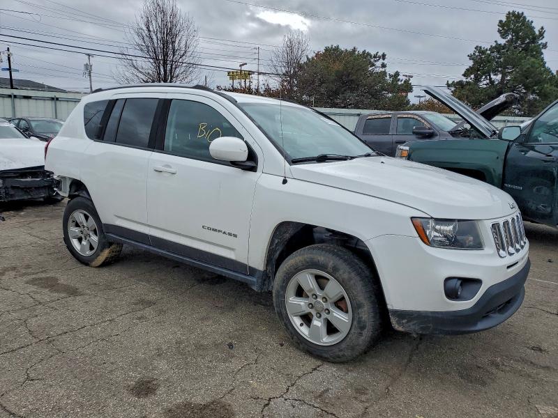 Photo 4 from auction – 2016 JEEP COMPASS LA with VIN 1C4NJCEA5GD732360