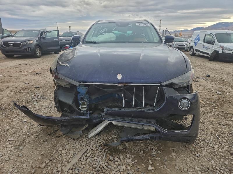 Photo 5 from auction – 2017 MASERATI LEVANTE LU with VIN ZN661XUL7HX239292