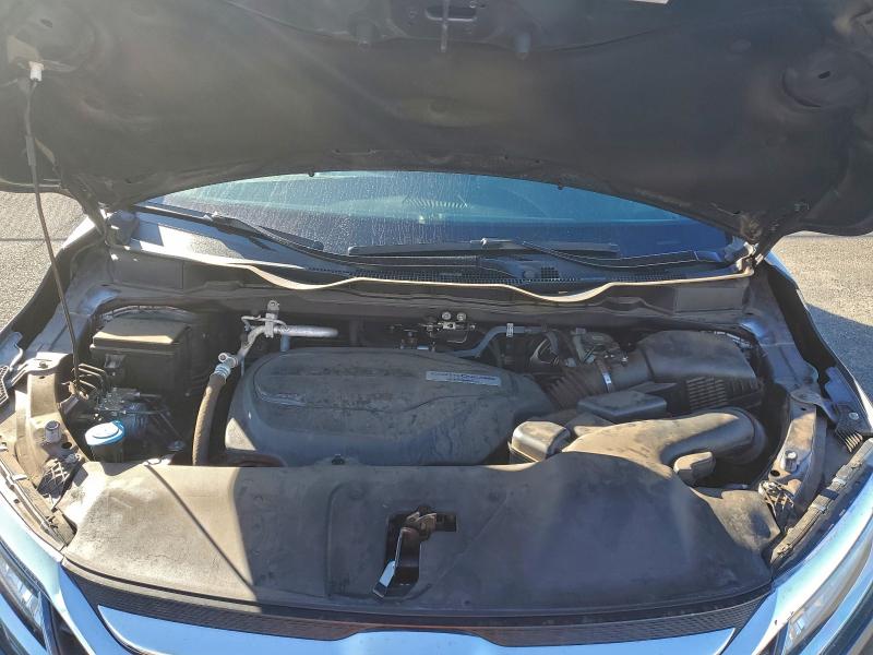 Photo 12 from auction – 2018 HONDA ODYSSEY TO with VIN 5FNRL6H82JB049991